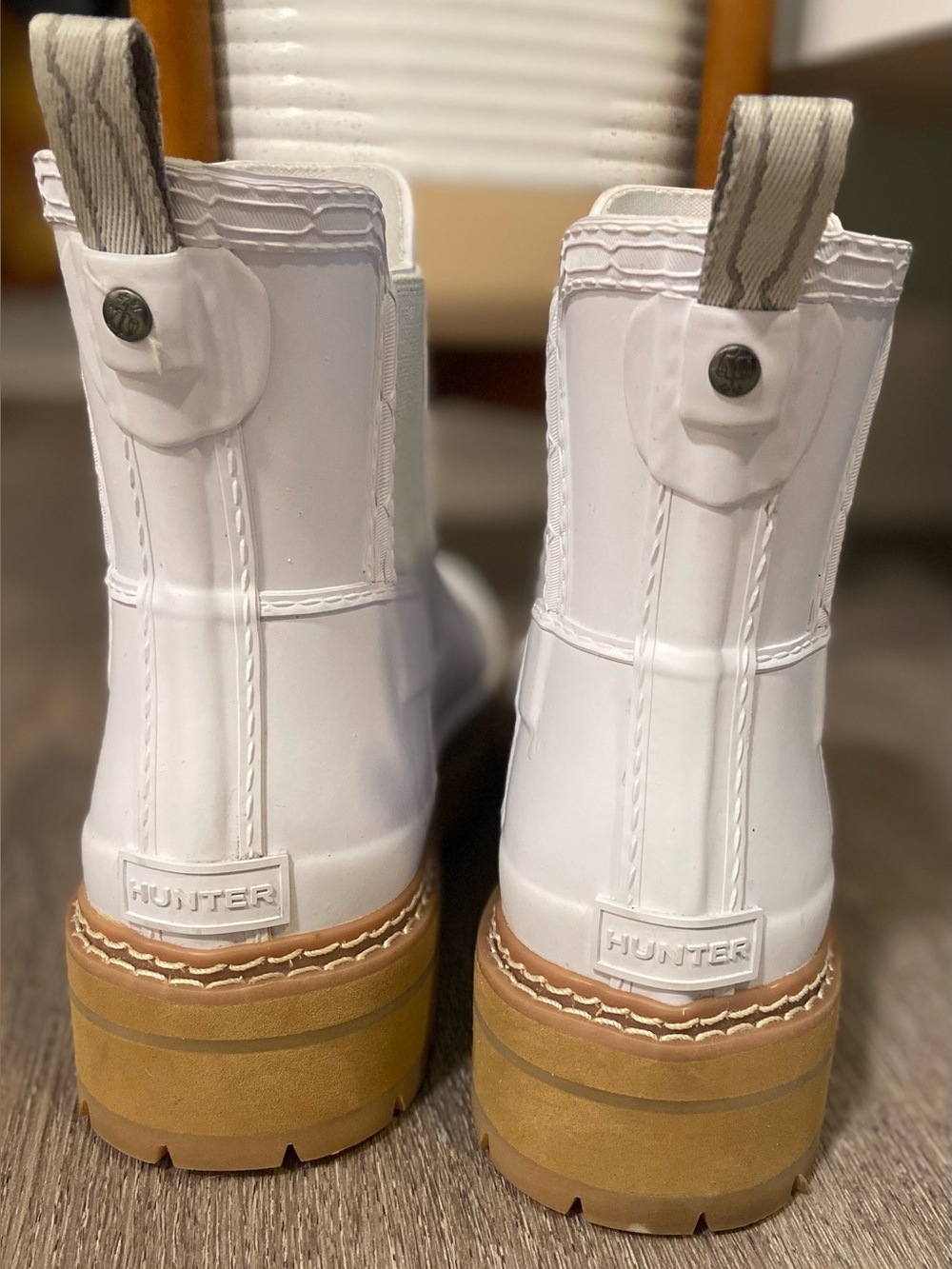 HUNTER Chelsea Rain Boots, US size 8 - Picture 4 of 15
